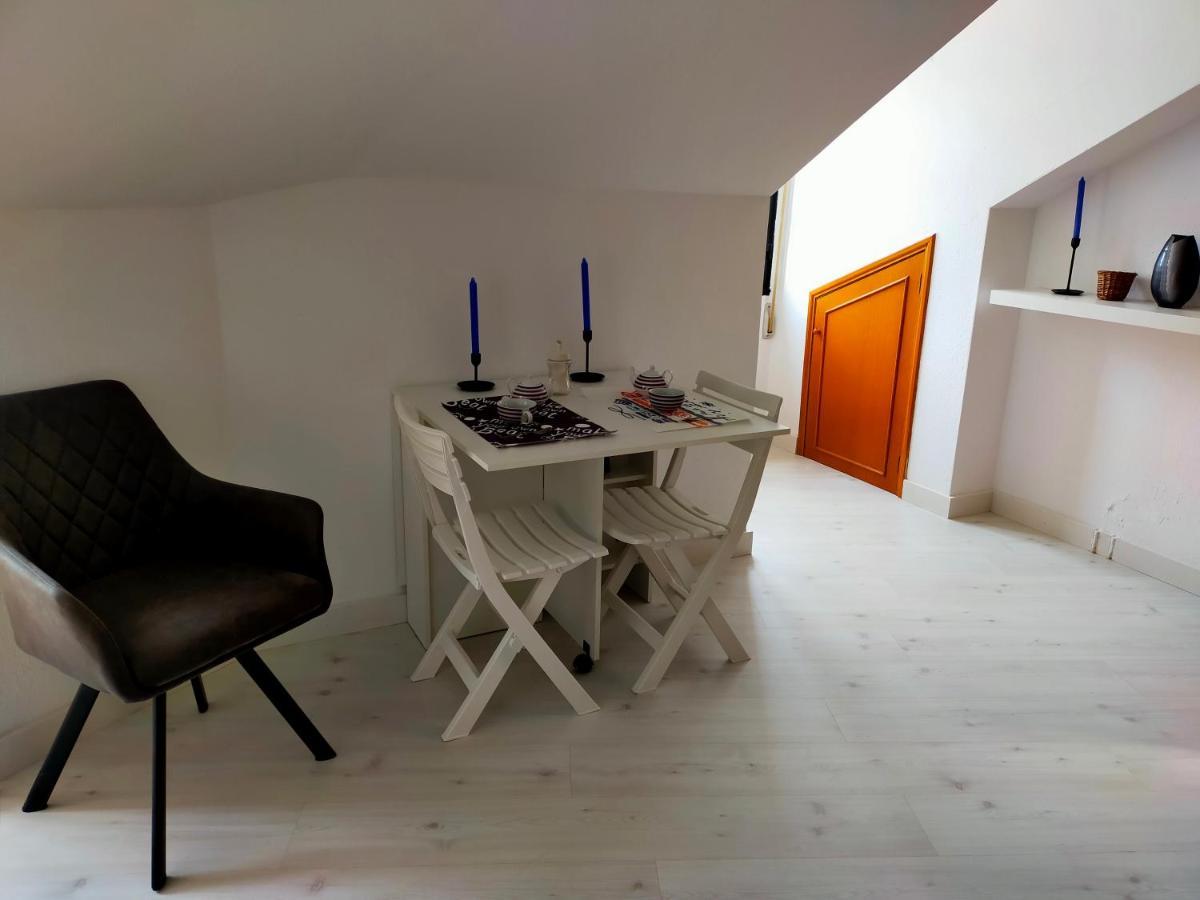 Apartamento En El Casco Antiguo De Понферада Екстериор снимка