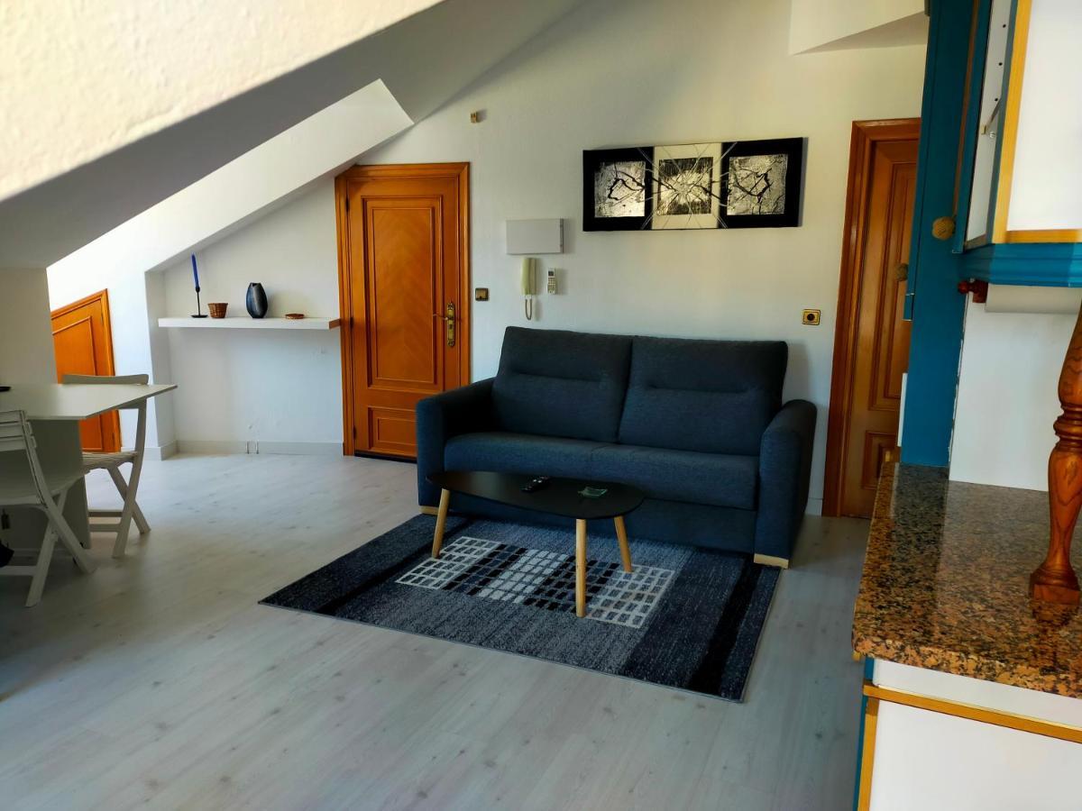 Apartamento En El Casco Antiguo De Понферада Екстериор снимка