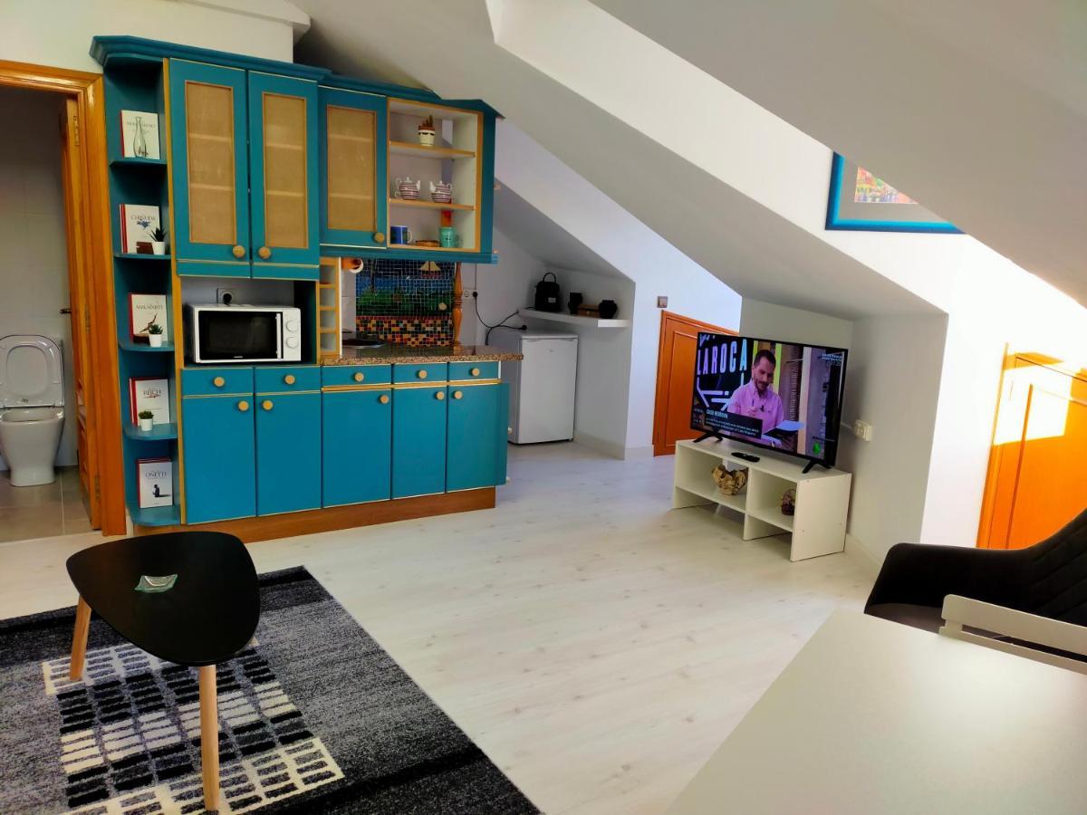 Apartamento En El Casco Antiguo De Понферада Екстериор снимка