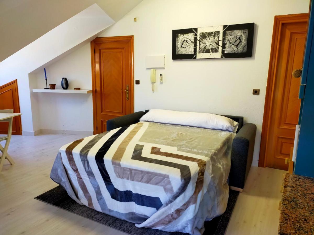 Apartamento En El Casco Antiguo De Понферада Екстериор снимка