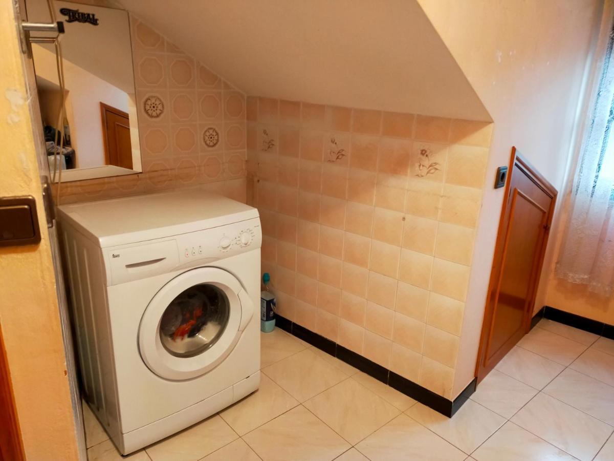 Apartamento En El Casco Antiguo De Понферада Екстериор снимка